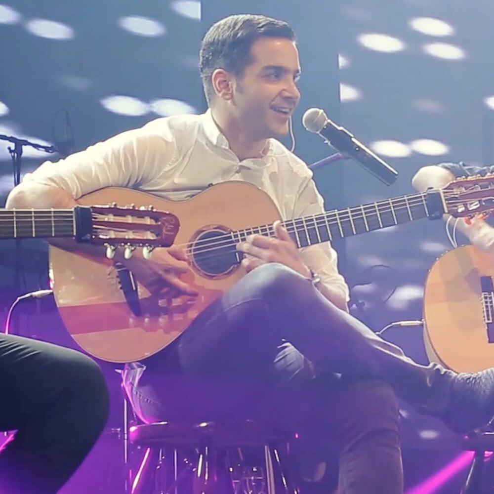 Mohsen Yeganeh – Behet Ghol Midam (Live)