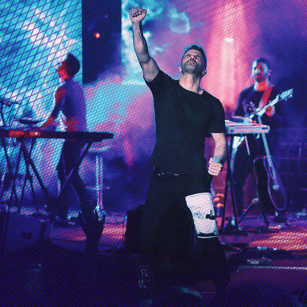 Sirvan Khosravi – Khaterate To (Live)