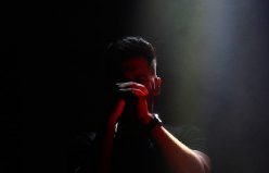وقتی تلویزیون جولانگاه اوجی می‌شود ، شب موسیقی و تلاشی ناخواسته برای پردآمدها