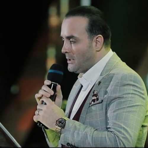 Sina Sarlak – Zire Saghfe Doodi (Live)
