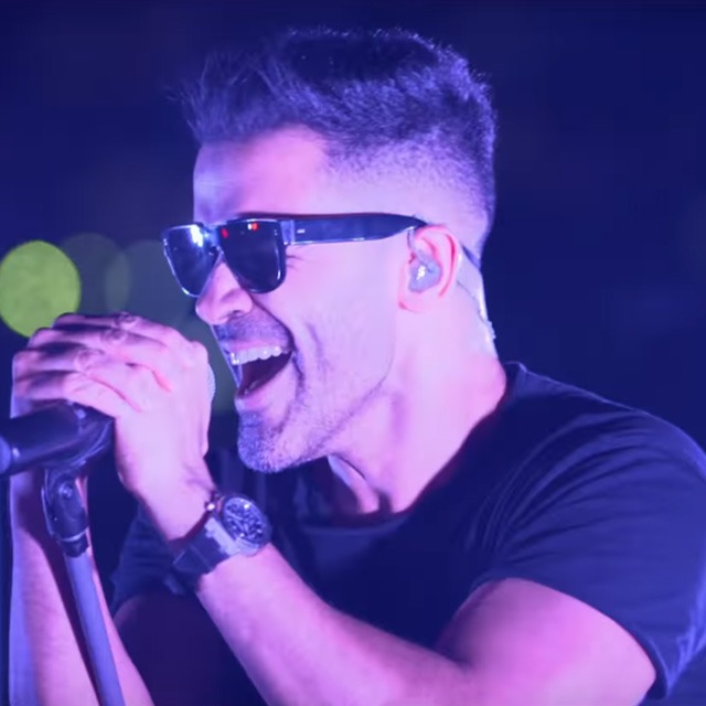 Sirvan Khosravi – Mano Bebakhsh (Live)
